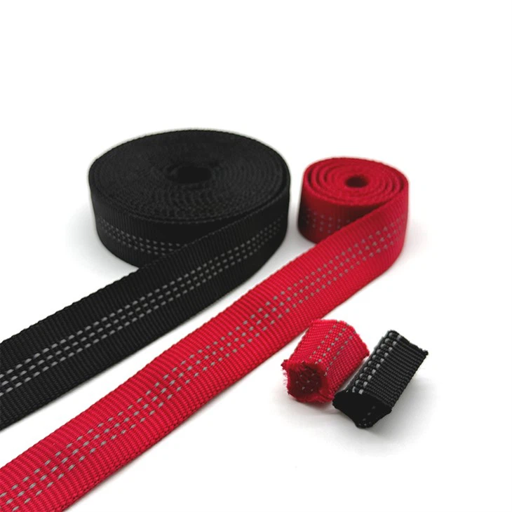 Correas huecas de nailon reflectante.